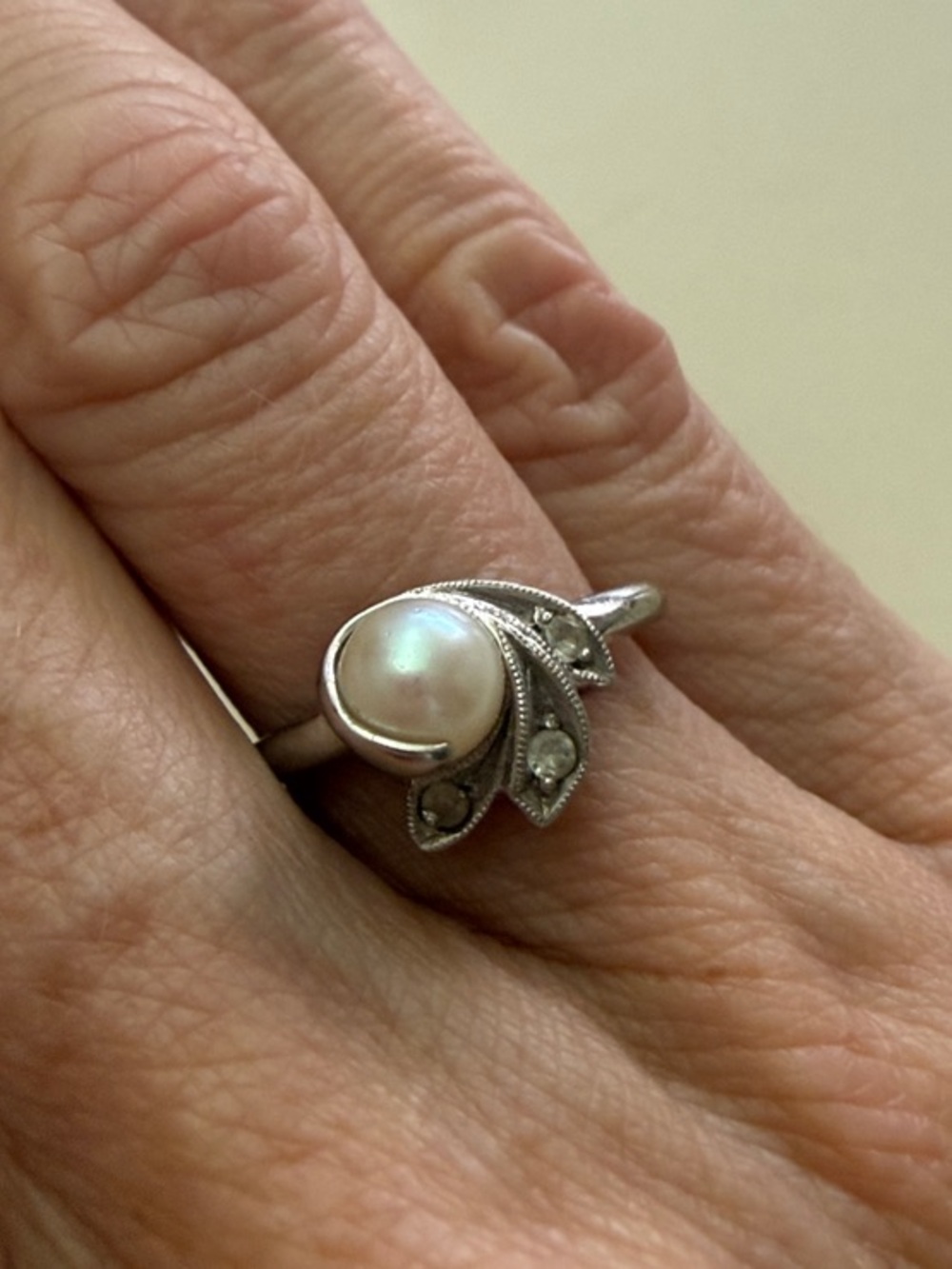 Vintage 10K White Gold Cultured Pearl & Diamond Leaf Bypass Ring